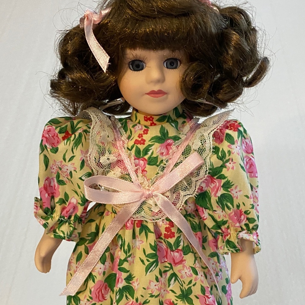 Floral Dress Porcelain Doll in Box - Picture 5 of 10
